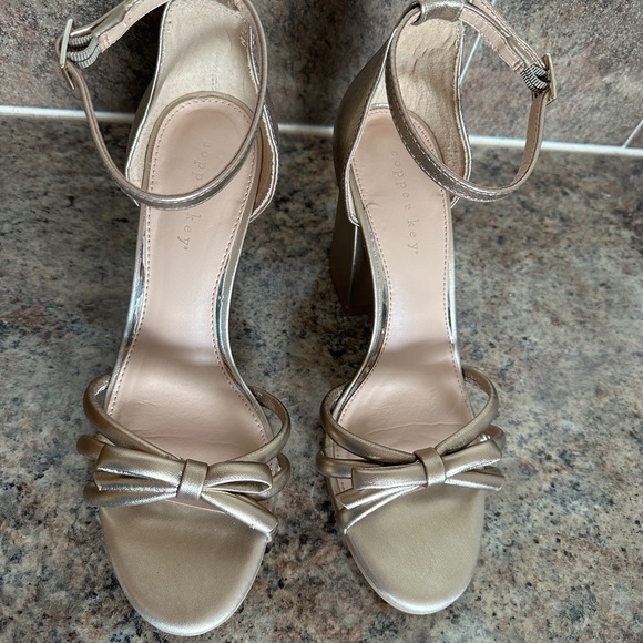 Dainty Bow Metallic Leather Block Heel Dress Sandals - Picture 2 of 8